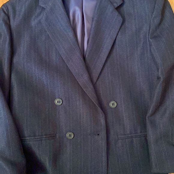 Van Huesen boys pinstripe blue suit size 10 - Picture 2 of 6